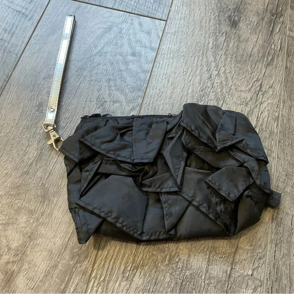 Thirty-One Ruffle Wristlet Cosmetic Bag